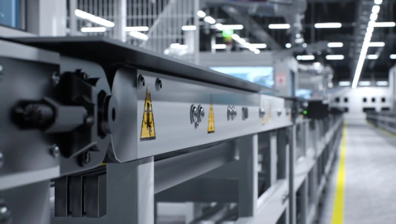 Сахалинец получил серьезную травму на конвейере из-за отсутствия обучения на предприятии 