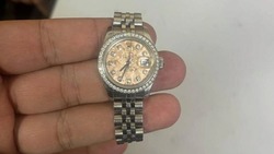 На Сахалине завершили расследование дела о краже золота и часов Rolex из дома хозяйки конной фермы 