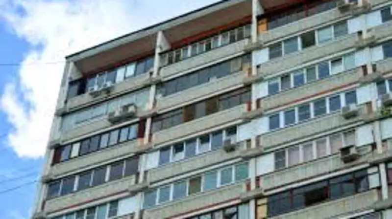 Пьяный житель Поронайска проник через балкон в чужую квартиру и изнасиловал хозяйку