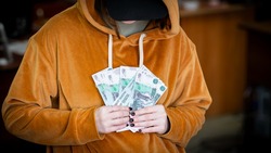 Жители Сахалина перевели мошенникам 175 тысяч рублей за один день