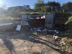 Гора мусора на въезде в Корсаков мешает местным жителям 