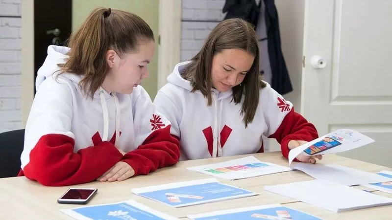 Сахалинцы увидят на улице молодежь в фирменных худи слета «ОстроVа»