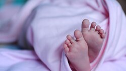 Двухмесячный младенец задохнулся во время сна с матерью на Сахалине