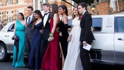 Родители Южно-Сахалинска потратят на выпускной в школе от 14 500 рублей в 2023 году