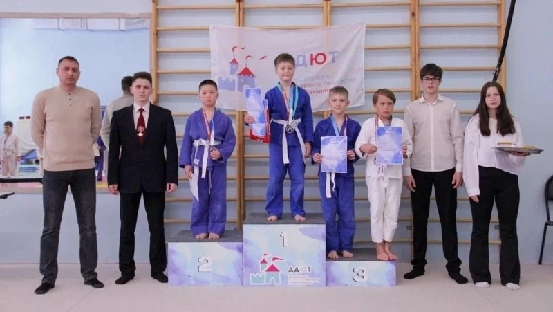 Сахалинские новички-дзюдоисты впервые вышли на татами и получили свои первые награды