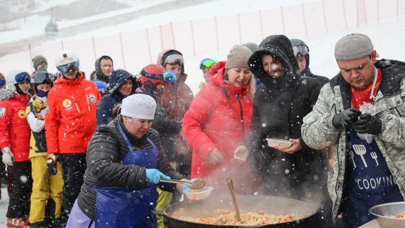 В честь закрытия сезона на «Горном воздухе» в Южно-Сахалинске собралось 2 тыс человек