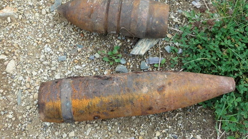 В Южно-Сахалинске около детского сада нашли снаряд