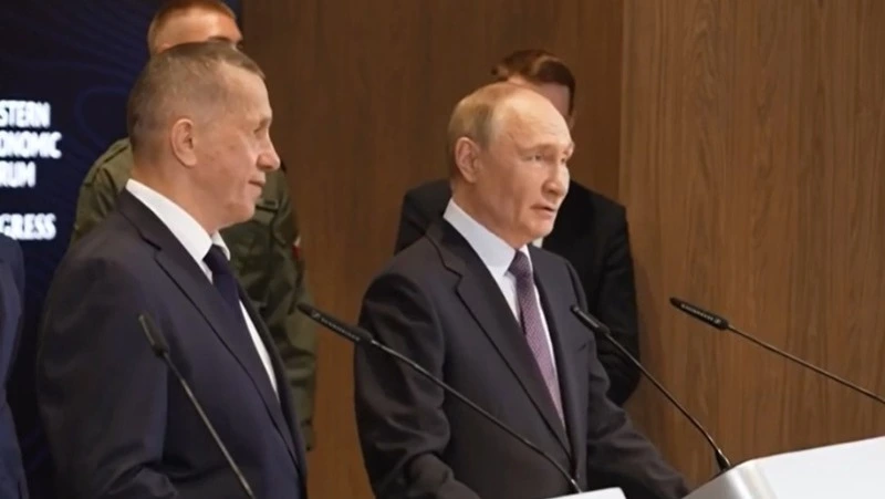 Путин и Трутнев открыли новые объекты инфраструктуры на Дальнем Востоке