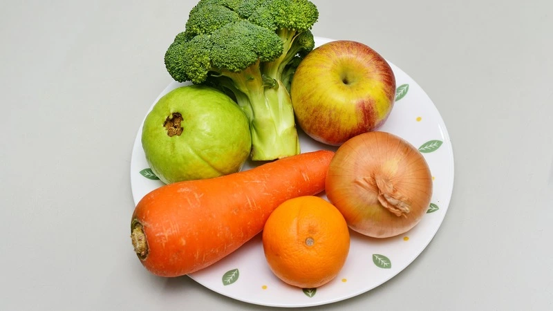 Молоко, яблоки и капуста подешевели на Сахалине за неделю