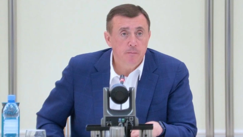 Губернатор раскритиковал три района Сахалина за проблемы с жильем для сирот