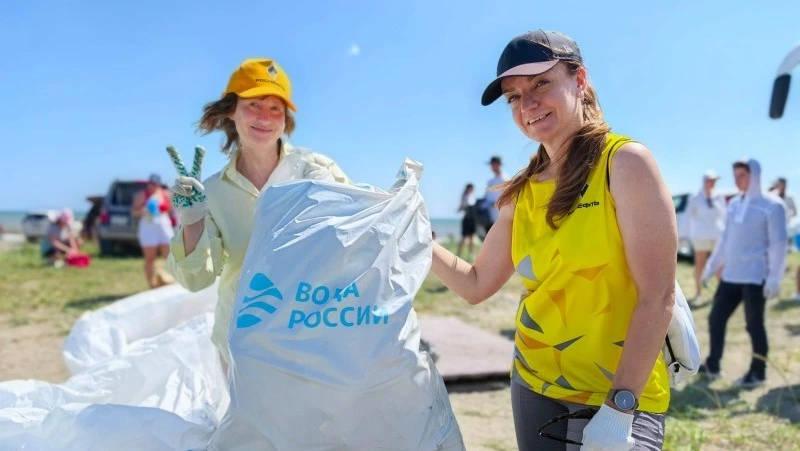 В День кита волонтеры «Сахалинморнефтегаз-Шельф» расчистили от мусора пляж в Аниве