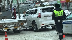 В Южно-Сахалинске эвакуировали автомобили, припаркованные в неположенном месте