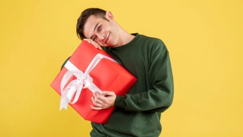 Что подарить на 23 февраля: 150+ идей для мужчин всех возрастов