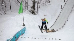 Сахалинские летающие лыжники открыли зимний сезон