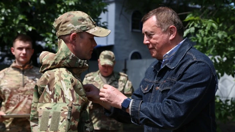 Отважных земляков отметили на передовой