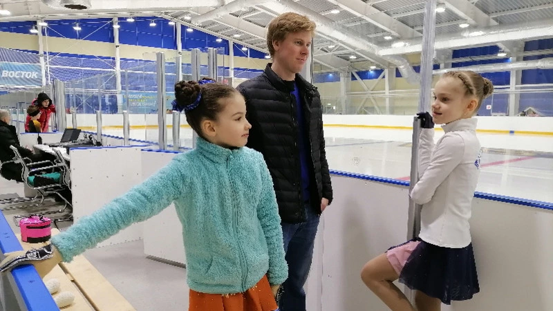 Танцы на льду: юные фигуристы Дальнего Востока состязались в Южно-Сахалинске