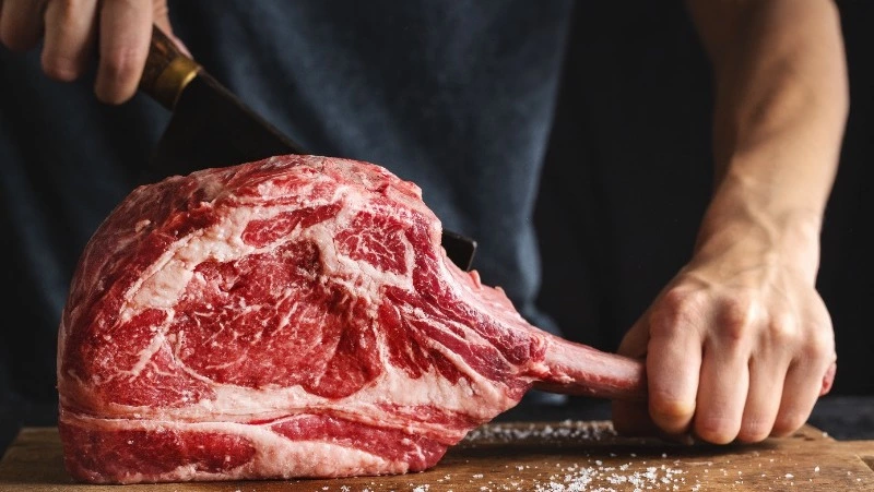 Житель Сахалина и Курил съедает каждый месяц три килограмма мяса и меньше двух килограммов рыбы