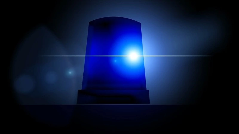 12-летний мальчик сорвался c козырька дома в Южно-Сахалинске