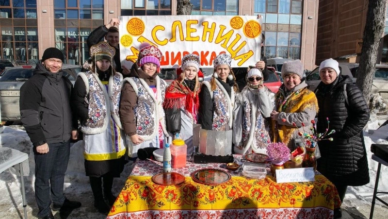 Блинный чемпионат в СахГУ: студенты проводили зиму с размахом