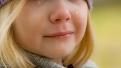 Детский омбудсмен навестила девочку-инвалида в Поронайском районе 4 октября