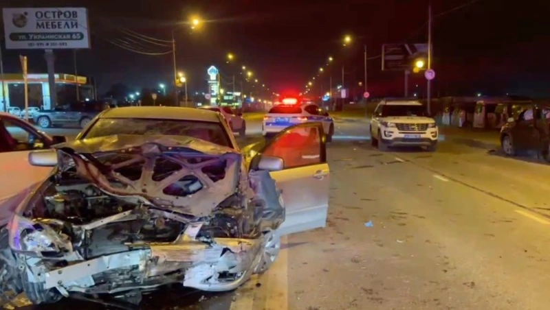 В ГАИ озвучили причины жесткого ДТП на улице Ленина в Южно-Сахалинске