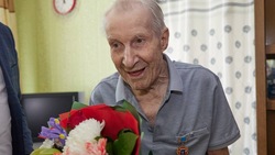 Ветеран ВОВ Александр Соломников получил звание «Почетный гражданин Сахалинской области»