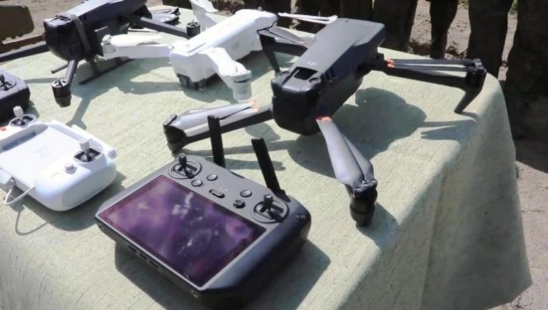 Инструкторы FPV-дронов ВВО начали обучение военнослужащих на современных тренажерах на Сахалине