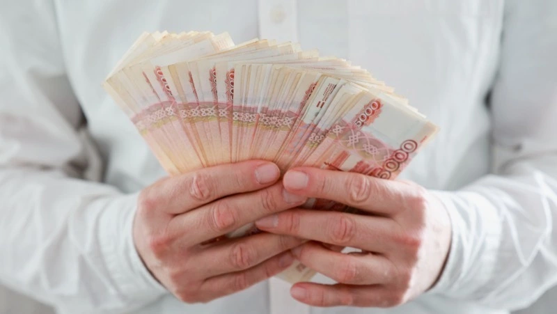 Трудовая инспекция помогла двоим сахалинцам получить 700 тысяч рублей после увольнения