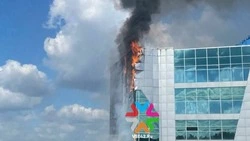 Крупный пожар разгорелся в кемеровском торговом центре 