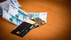 Пенсионерка из Южно-Сахалинска украла деньги с забытой в банкомате карты