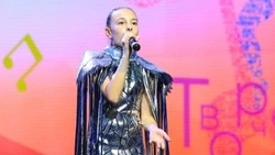 Песня о Сахалине вывела юную исполнительницу в топ конкурса «Родники.Дети-2026»