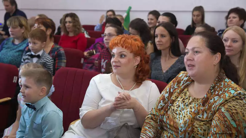 Претенденты на титул «Женщины года–2017» презентовали визитки