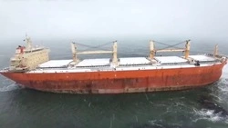 Севшее на мель у Невельска судно AN YANG 2 сняли с нового ракурса при помощи дрона