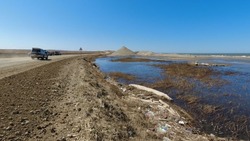 Море подступило: дорогу возле села Ильинского может смыть