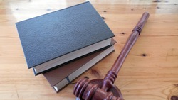 Суд приговорил южносахалинца к пяти годам колонии за нападение на продавца булочной