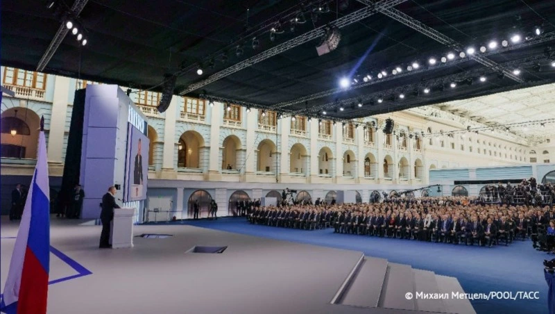 Минимальный размер оплаты труда в России в 2024 году вырастет на 18,5% — Путин