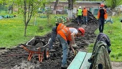 Валерий Лимаренко проверил ход ремонта школы и детсада в донецком Шахтерске