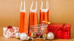 «Авито»: около 15 тысяч рублей планируют потратить россияне на новогодних распродажах 