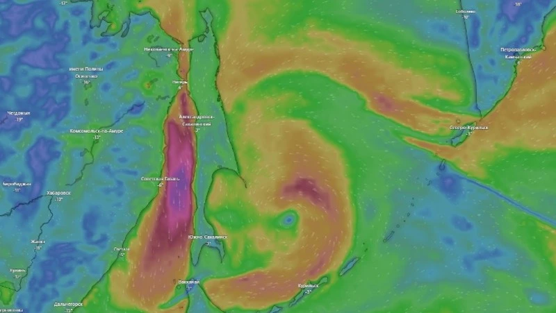 Паромную переправу Сахалин — материк закроют из-за циклона на три дня