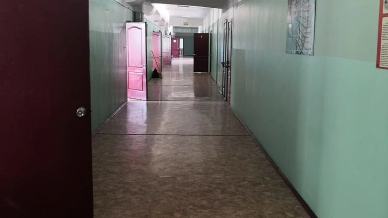 В школах Сахалина проведут дополнительные инструктажи после расстрела учеников в Казани