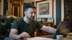 Зеленский отверг предложение Путина о трехдневном перемирии в дни 80-летия Победы