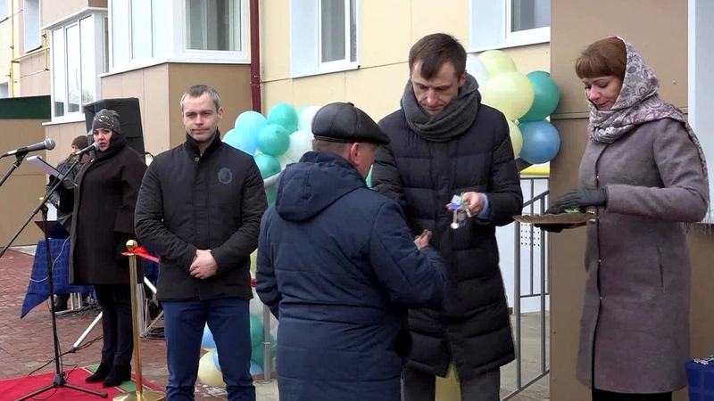 В Ногликах переселили 48 семей из аварийного жилья