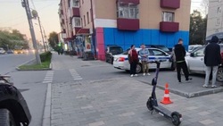 Электросамокатчик сбил пенсионерку в Южно-Сахалинске