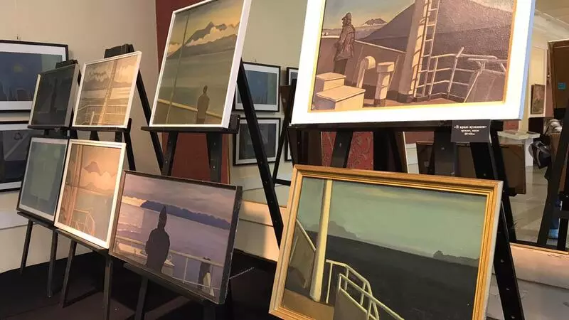 НЛО на Курилах: во Владивостоке выставили работы приморского художника, влюбленного в Шикотан