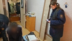 Мужчина под наркотиками задушил собственную мать в Холмском районе