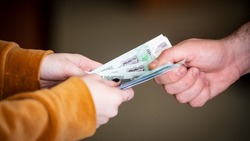 Пенсионерка из Макаровского района лишилась 60 тысяч рублей из-за мошеннической схемы