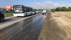 Строителей взлетной полосы в Южно-Сахалинске наказали за грязь на улице Фархутдинова