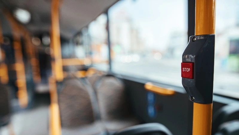 Житель Южно-Сахалинска чудом избежал ДТП из-за водителя автобуса 19 октября