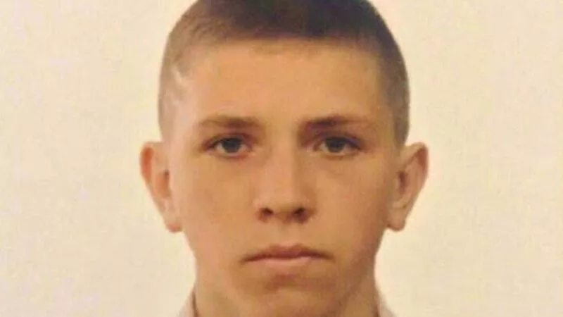 В Южно-Сахалинске третьи сутки разыскивают парня в синей куртке