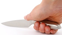 Рассеянность и кухонный нож довели сахалинца до уголовного дела